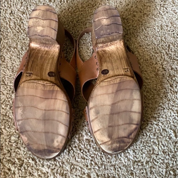 Leather and Wood Kenneth Cole Reaction Heels - Picture 3 of 8